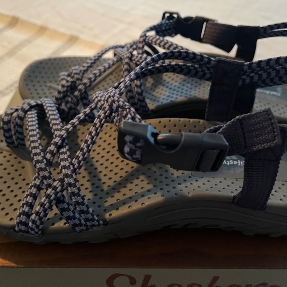 Skechers Skechers vegan sandals (NEW) - Picture 3 of 6